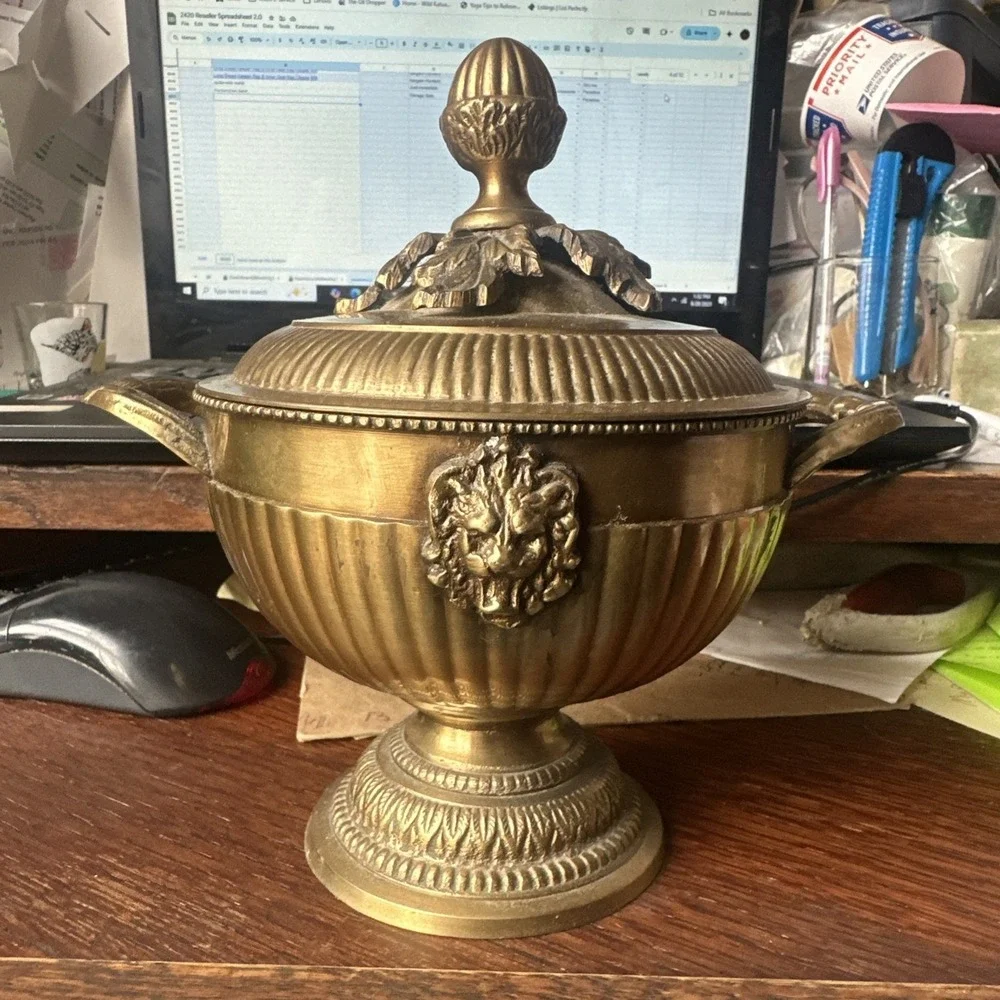 Antique Brass Lion Head Urn With Lid‎ & Handles